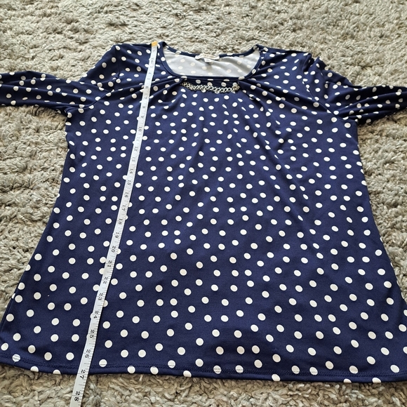 Notations | Blue & white polka dot with metal chain detail cropped sleeves - Picture 7 of 10